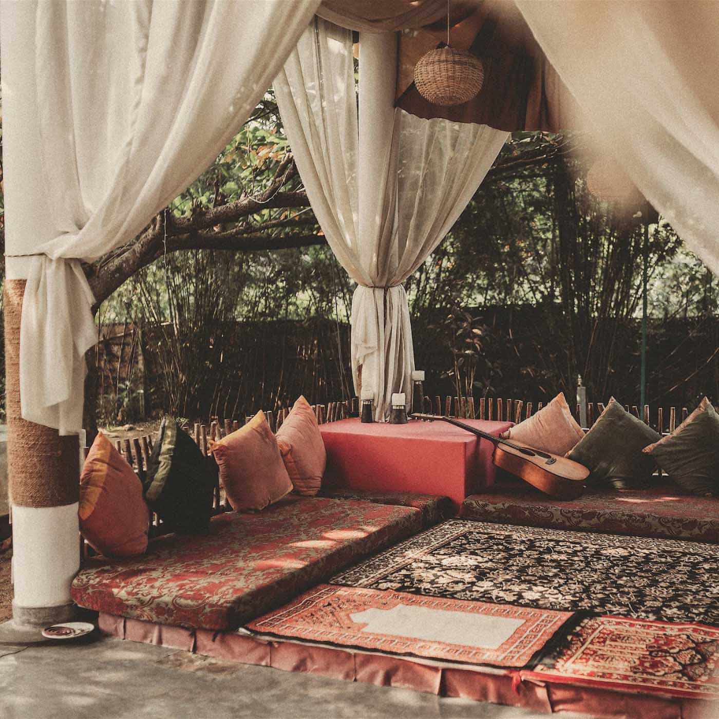 The communal area at Surf Spirit's Jungle Villa