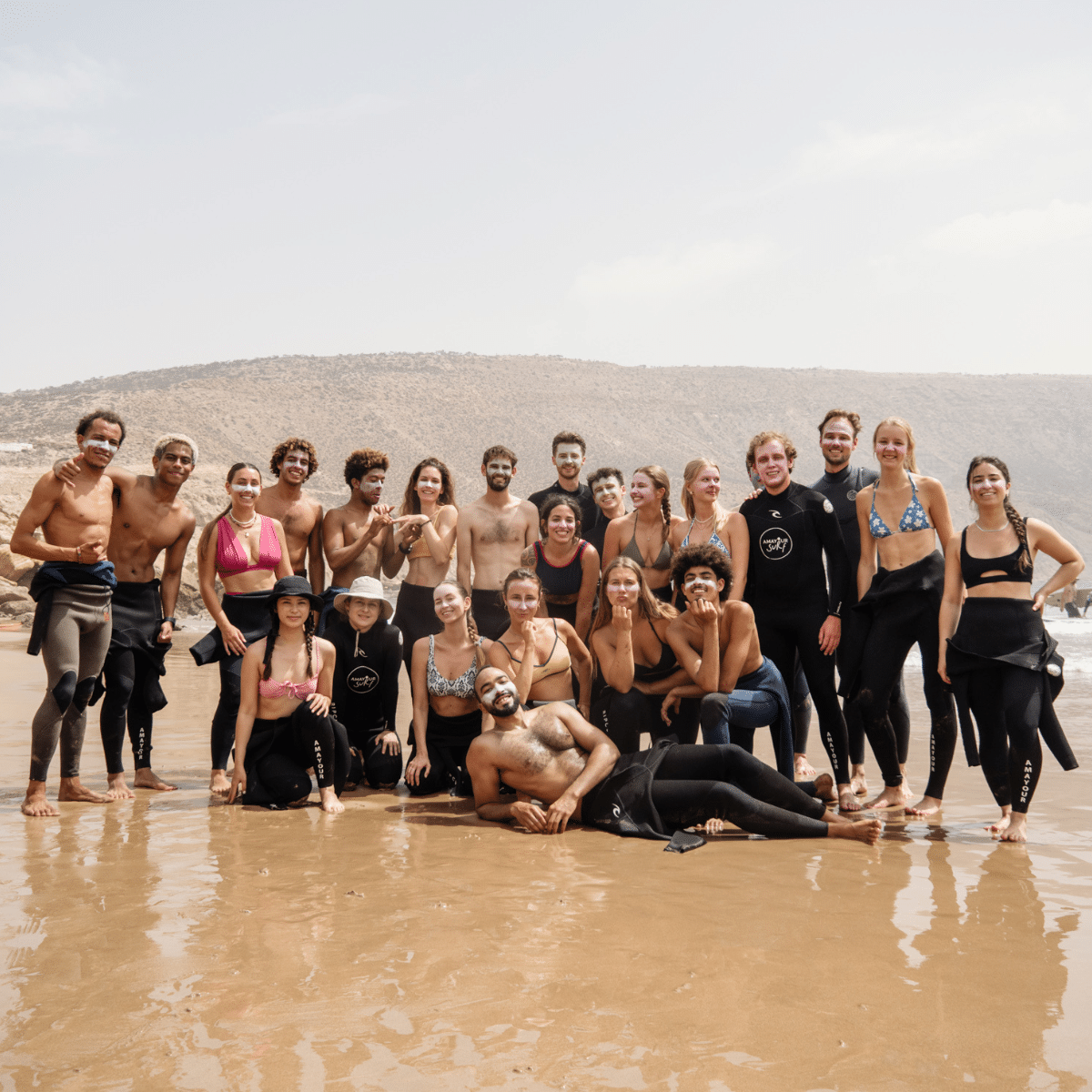 The surf group at Amayour Surf & Yoga